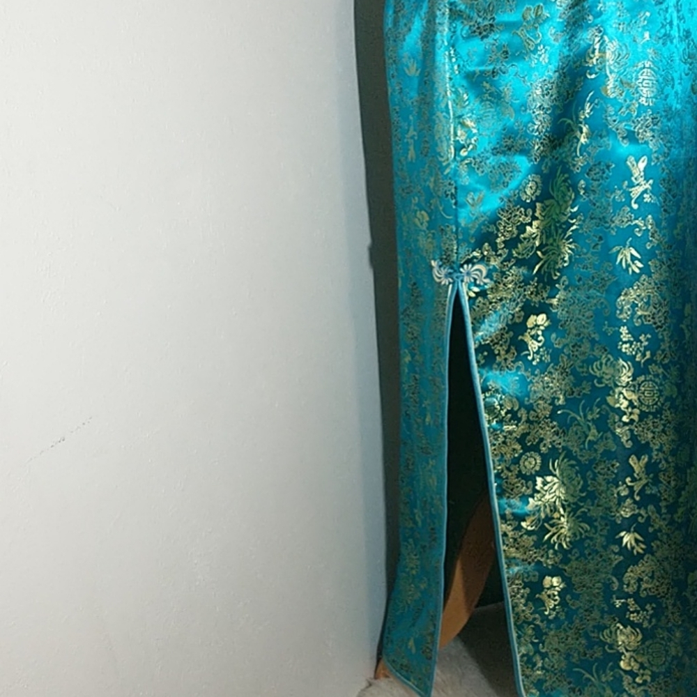 Beautiful Cheongsam Maxi Style Dress - Picture 3 of 16